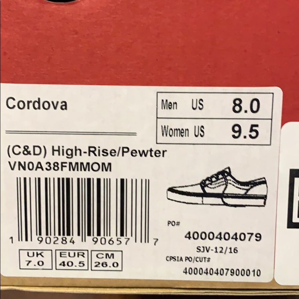Vans - Picture 3 of 4